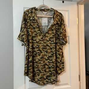 NWT Lularoe Camouflage Charlie top size 2X